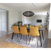 Jídelní židle Middelfart, sametová, hořčicově žlutá – House Nordic